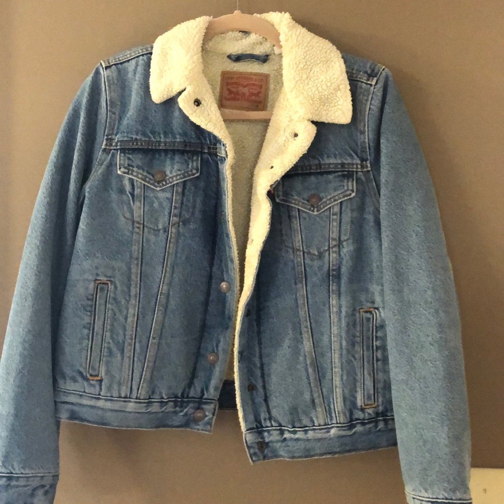 Levi’s Women’s original Sherpa Trucker Jacket
